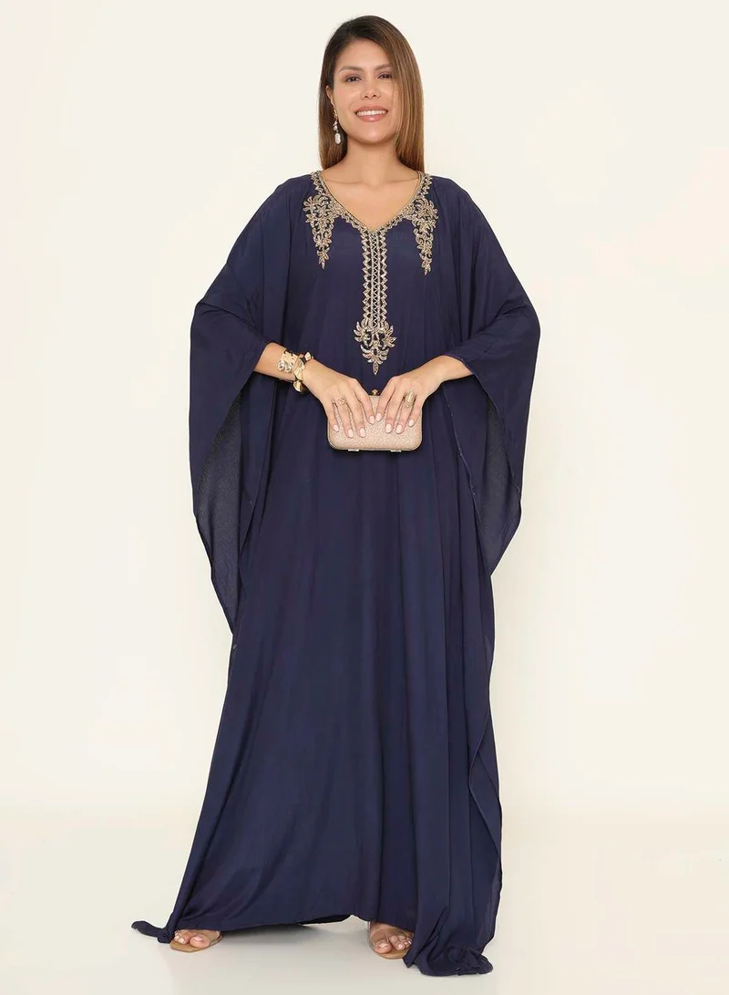 هانا آند سارا جلابية عربية زرقاء داكنة بأكمام خفاش مع تطريز ذهبي