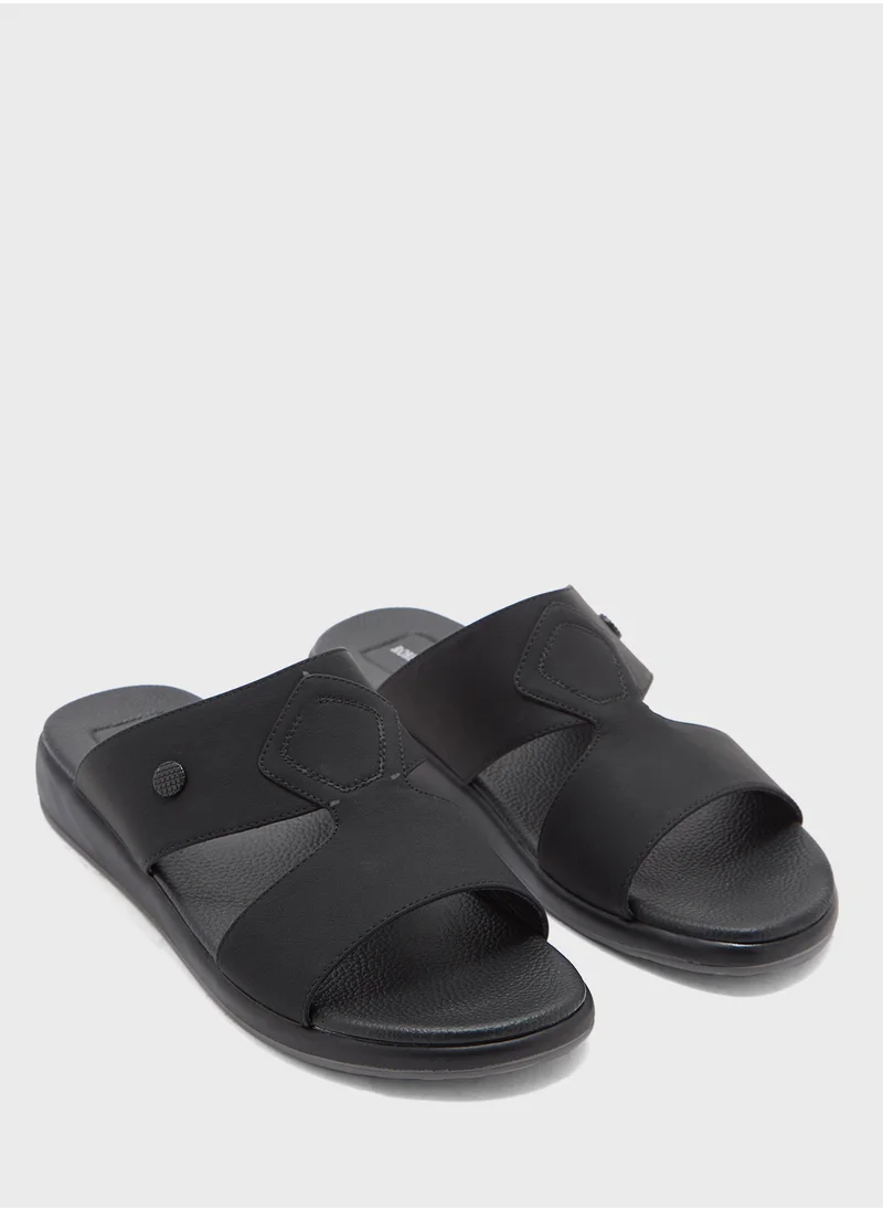 روبرت وود Arabic Sandals