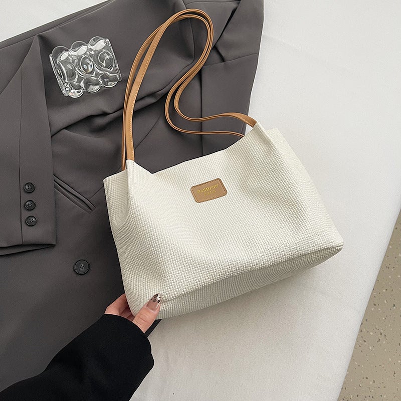 Stylish Women's Shoulder Bag Large Capacity Tote - Image 4