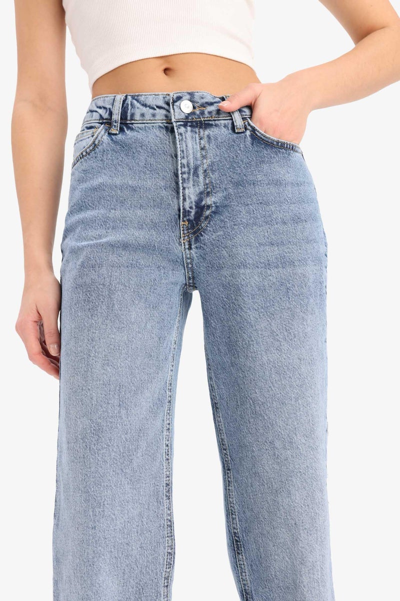 DeFacto Woman Comfort Straight Fit High Waist Ankle Length Washed Jeans  - Image 2