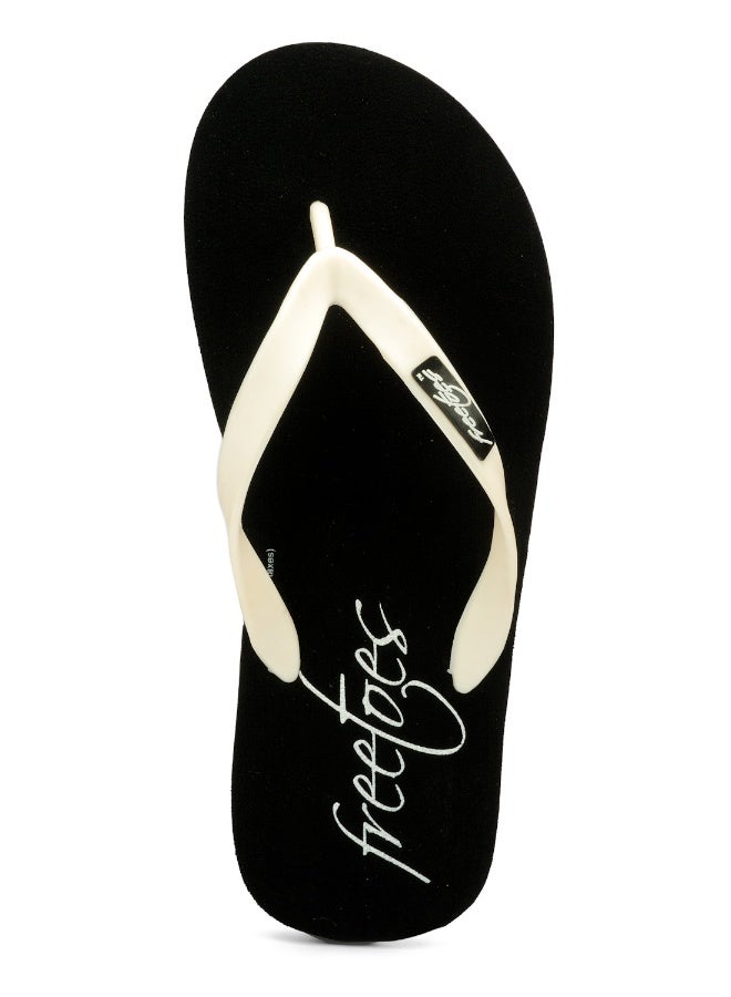 Freetoes Basic Flip Flops in Black and White for Men - Image 2