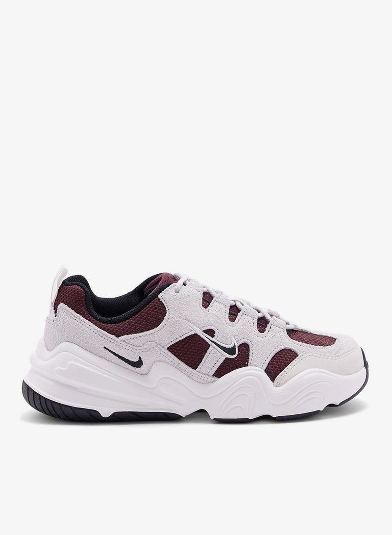 نايكي حذاء تك هيرا - Image 1