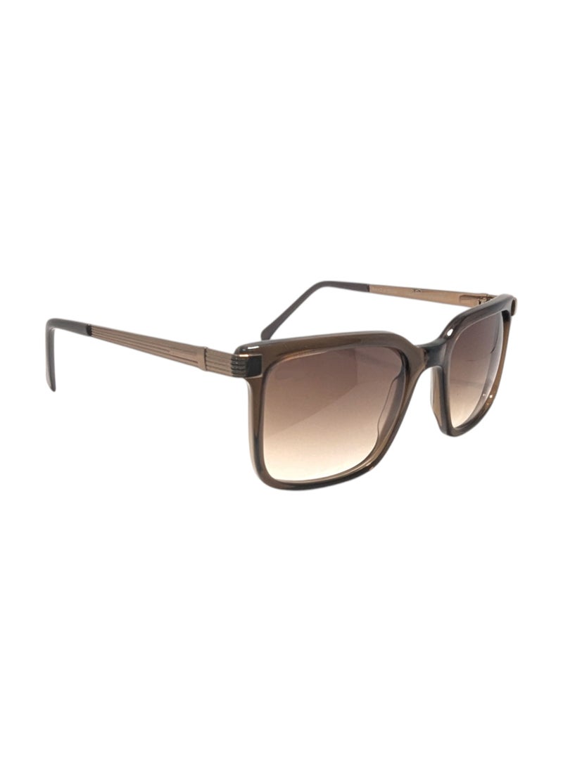 Authentic Armando Cavelli sunglasses, crafted from carefully selected premium acetate for a luxurious look and longevity with extensive use. This model combines modernity and classic style, with a raw brown acetate front and brown -plated metal temples to complete your luxury look. Comes with premium polymer lenses offer UV400 protection in a gradient brown