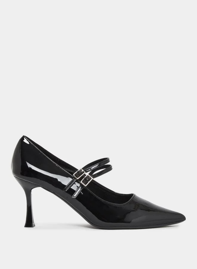 ستايلي حذاء بامب بمقدمة مدببة وتفاصيل لامعة