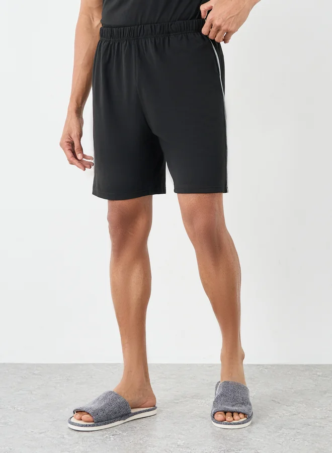 Styli Styli Men Black V Neck T-Shirt and Piping Detail Shorts Set