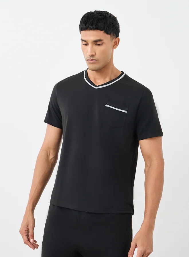 Styli Styli Men Black V Neck T-Shirt and Piping Detail Shorts Set