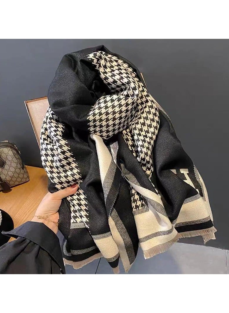 وشاح مصمم بشكل لا يتأثر بمرور الزمن للنساء - سميك ودافئ