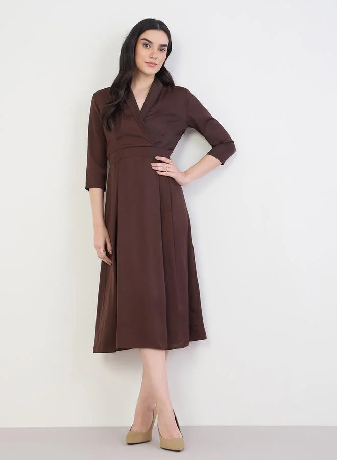 ستايلي فستان ميدي بأكمام ثلاثة أرباع وحافة واسعة