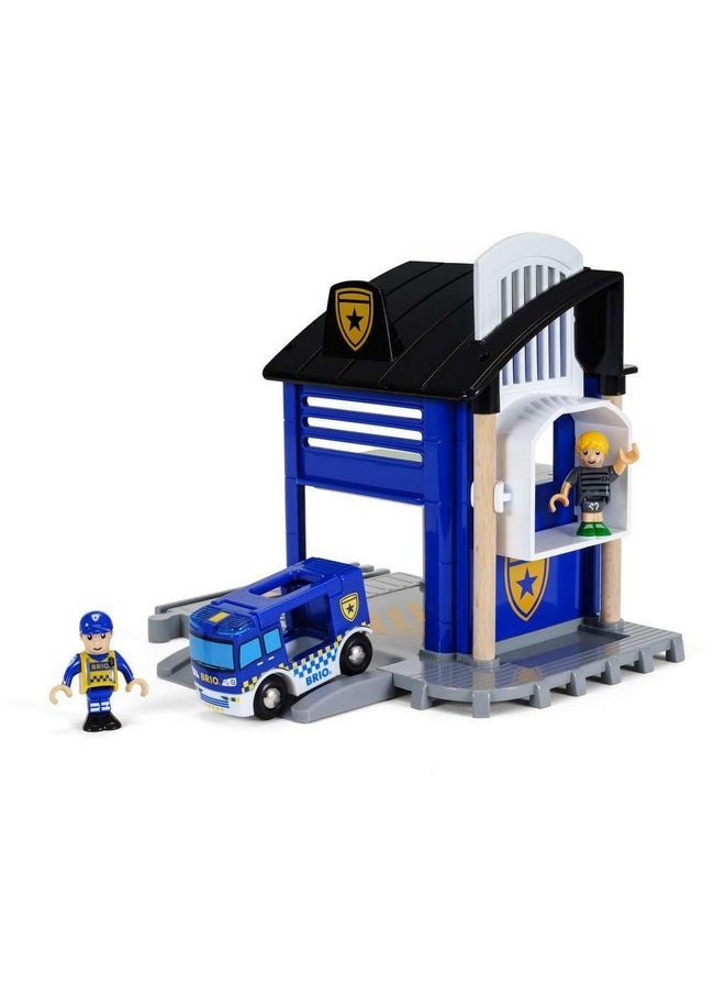 Brio Brio World - 33813 Police Station - Interactive Toy Set for Kids | Enhances Creativity & Imagination | Features Light & Sound Effects | Compatible with Brio Railway | Perfect for Ages 3 and Up  - Image 4