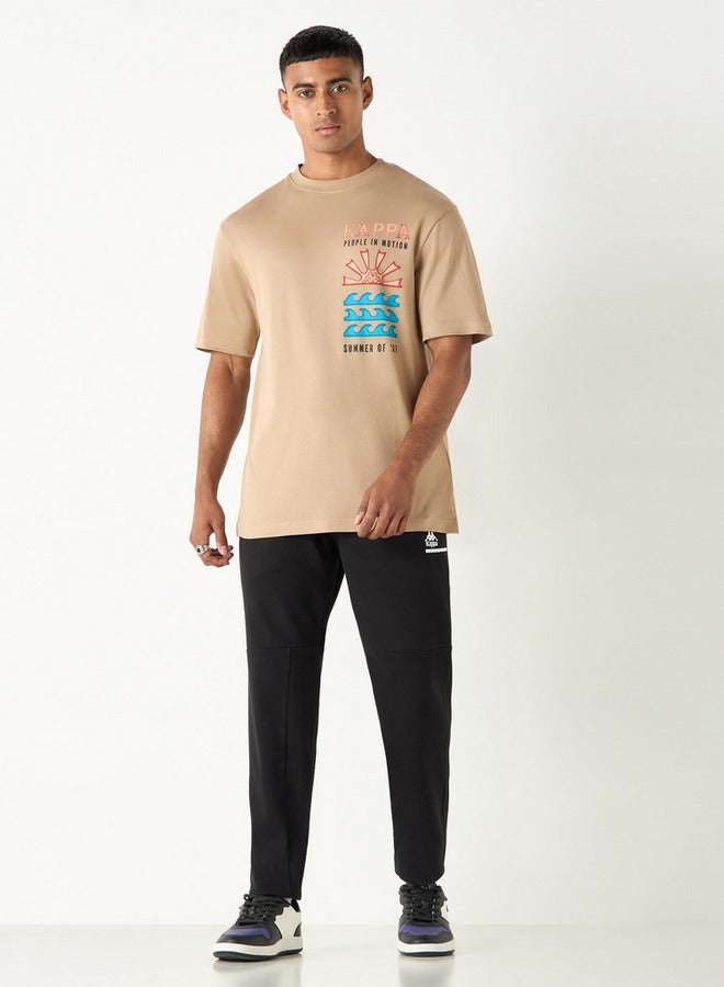 كابا تيشيرت بأكمام قصيرة وطبعات جرافيك من كابا - Image 2