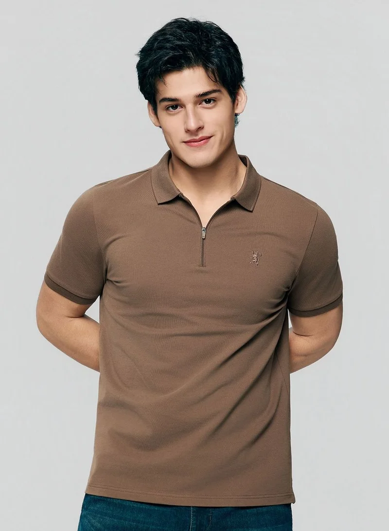 Men's Slim Fit Small Lion Zipper Polo
