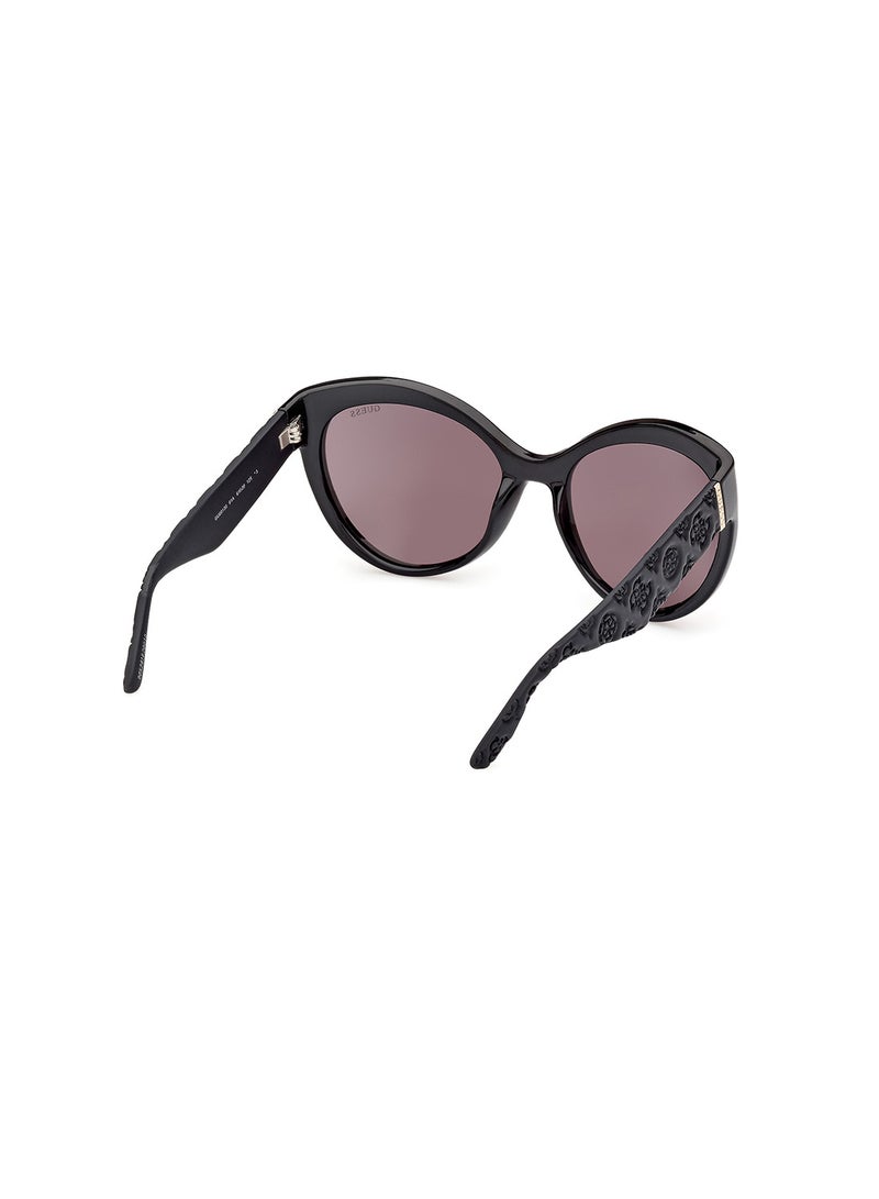 GUESS نظارة شمسية نسائية على شكل فراشة مع حماية من الأشعة فوق البنفسجية - GU0013001A61 - مقاس العدسة: 61 مم - أسود لامع - Image 5