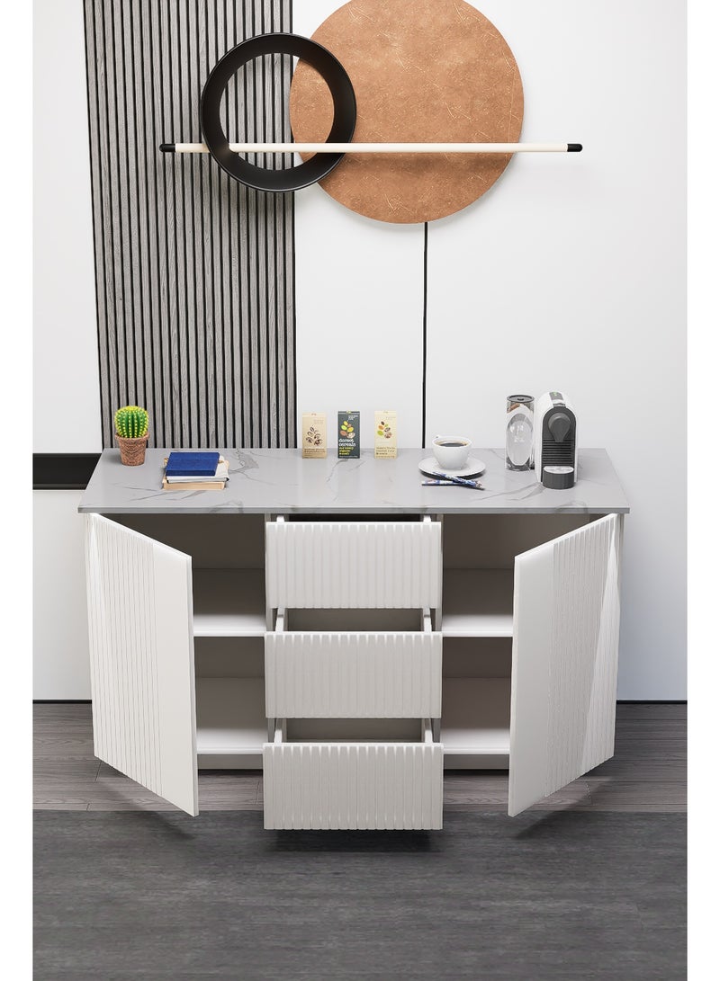 كوفي وورلد ركن قهوة باللون الأبيض، صناعة وطنية عصرية بإضاءة جذابة. - Image 4