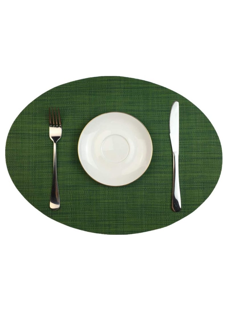 آنا طقم 4 قطع من حصائر الطعام المستديرة المصنعة من PVC بمقاس 35 سم بتصميم يشبه خشب البامبو - مقاومة للماء والبقع وحرارية، مثالية لتناول الطعام في المناسبات العائلية والأنشطة الخارجية. - Image 2