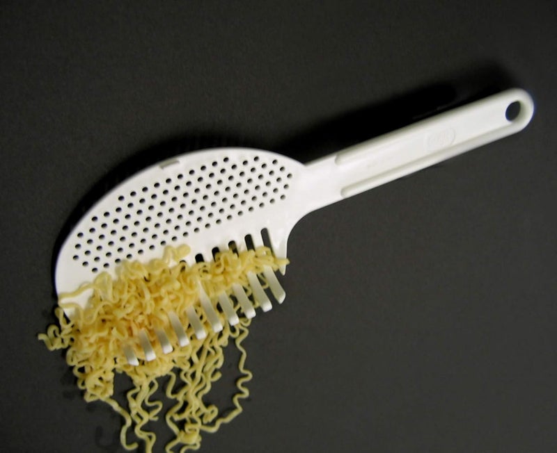 Gadjit Pasta Strain  Serve Pot Strainer Twosided Kitchen Tool One Side Strains Water out of Pasta the Other Side Lifts and Serves Pasta  A MustHave for Every Kitchen White - Image 4