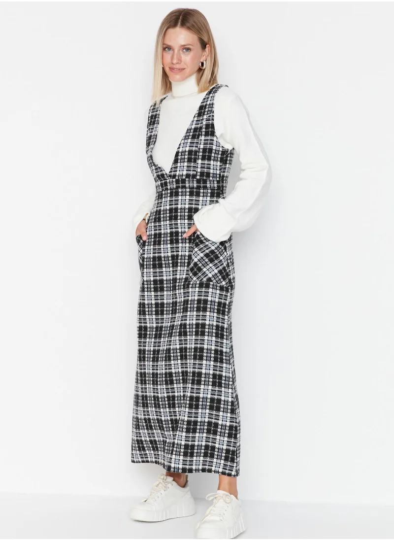 trendyol Checked Pocket Detail V-Neck Dress