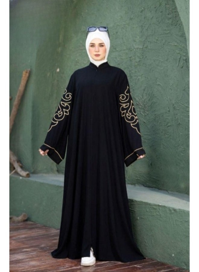 Luxurious black Gulf-style women's abaya — A wide design with an elegant beige pattern, inspired by Saudi, Emirati, and Kuwaiti abayas, made from Turkish silk crepe fabric. Suitable for occasions and outings, offering a luxurious and distinctive look. Code 405 - Image 1