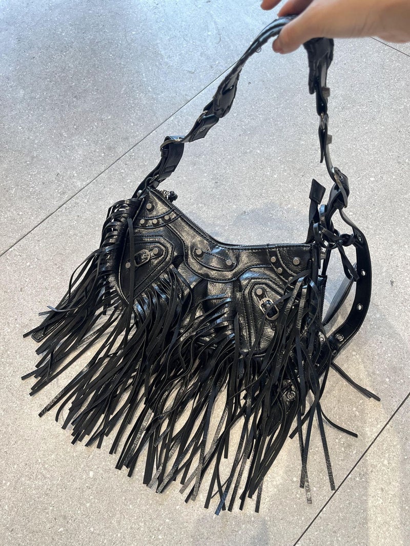 Internet Famous Tassel Rivet Niche Motorcycle Bag Women'S Fashion Girl Shoulder Underarm Bag Messenger Bag - Image 3