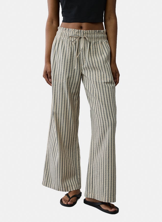 American Eagle AE High-Waisted Paperbag Pull-On Pant  - Image 3
