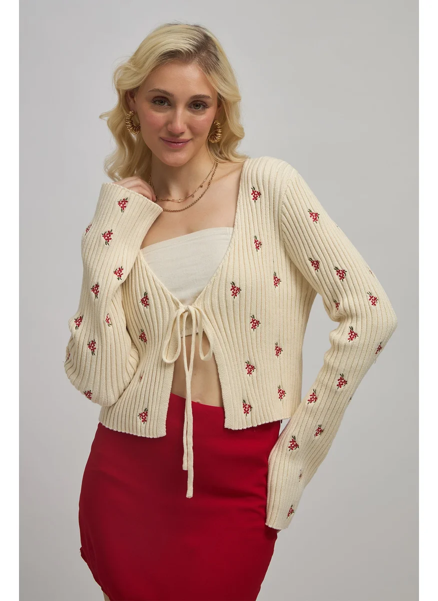 فيرجيو Virgio Ellois Cotton+ Frontopen Embroidery Tieup Top