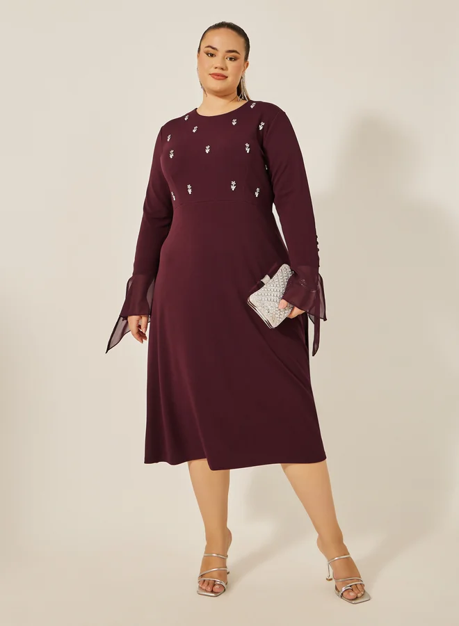 Styli Styli Plus Size Embellished Long Sleeves A-Line Midi Dress
