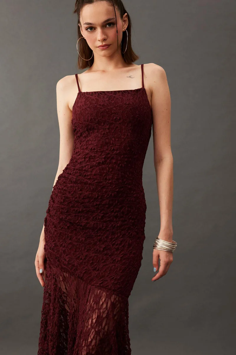 ديفاكتو Strappy Lace Midi Dress