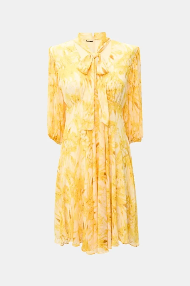 Tenda Floral dress with tied collar