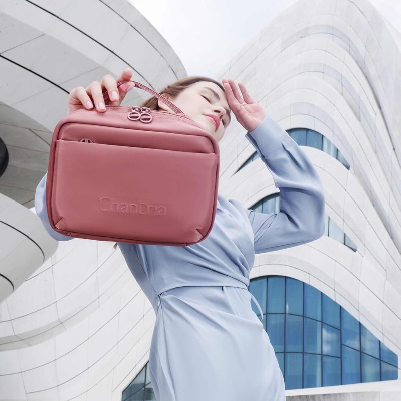 شانتريا حقيبة تجميلية خفيفة من Chantria Premium للنساء، مقاومة للماء، متعددة الوظائف، تحتوي على عدة جيوب وفتحة قابلة للتحريك بزاوية 180 درجة، CB00793 (لون وردي نوستالجيا) - Image 2