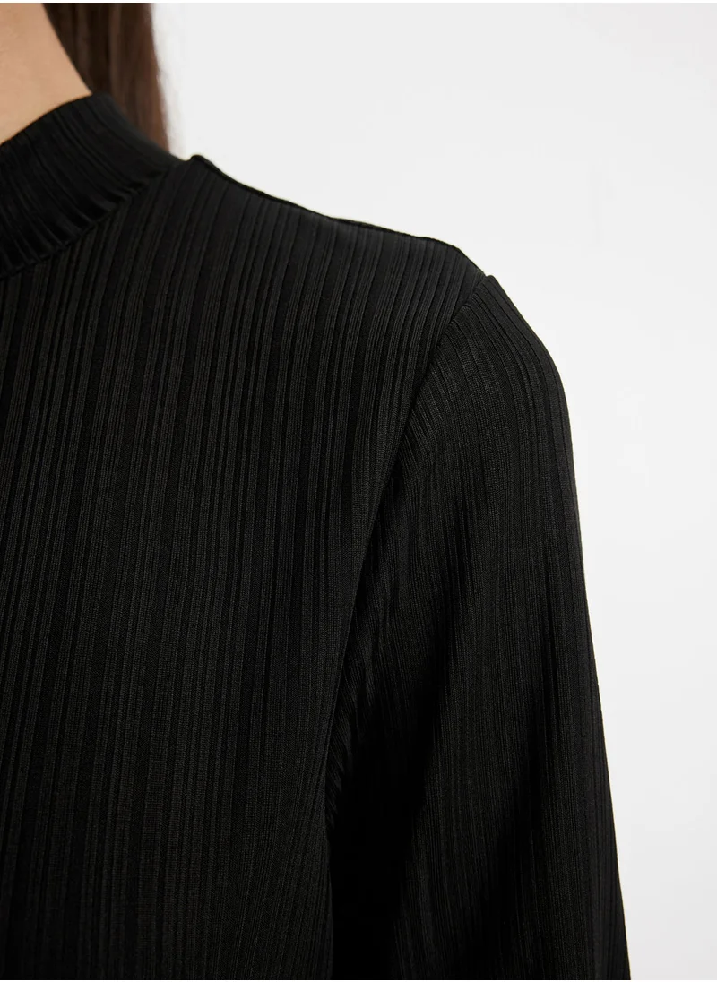 DeFacto Black Regular Fit Half Turtleneck Ribbed Short Sleeve Basic T-Shirt