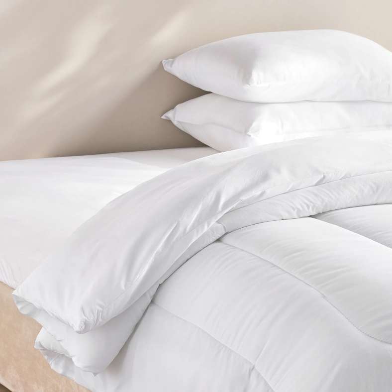 Pan Home لحاف Room Essential 4.5 Tog مقاس 200x200 سم - أبيض - Image 1
