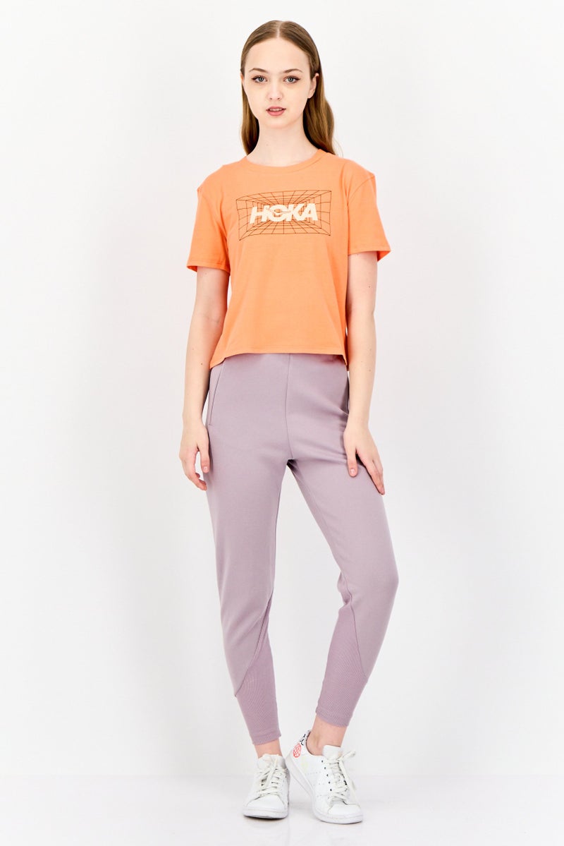 Hoka تي شيرت رياضي نسائي قصير الأكمام في الهواء الطلق، خوخ - Image 3