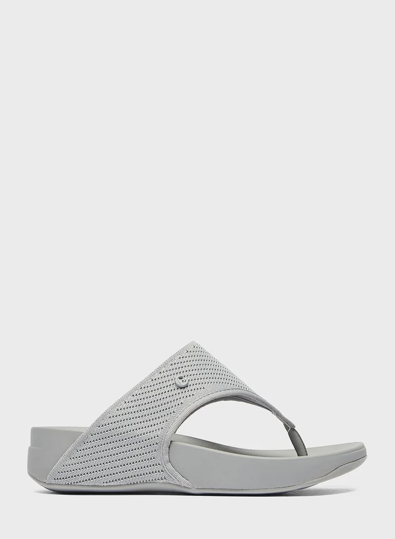 لو كونفورت T Bar Wedge Sandals