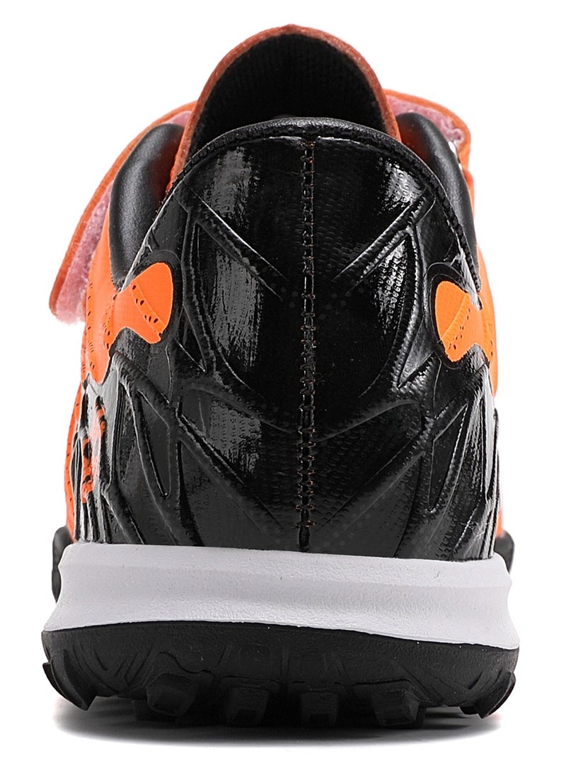 سكاي فيو أحذية كرة قدم SKY VIEW للأطفال للأرضيات الصلبة، أحذية رياضية للأولاد والبنات، أحذية كرة قدم خارجية خفيفة الوزن وجيدة التهوية IC/IN، أحذية بيسبول، أحذية كرة قدم للأطفال - Image 4