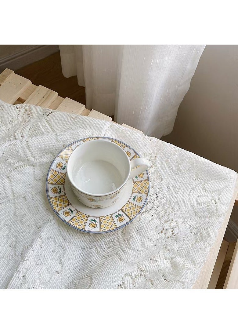 مفرش طاولة دانتيل أنيق 90×90 سم – بتصميم أزهار مطرّز أبيض، واقٍ من الغبار للزوايا، مثالي للزفاف والحفلات وغرفة النوم والضيافة - Image 4