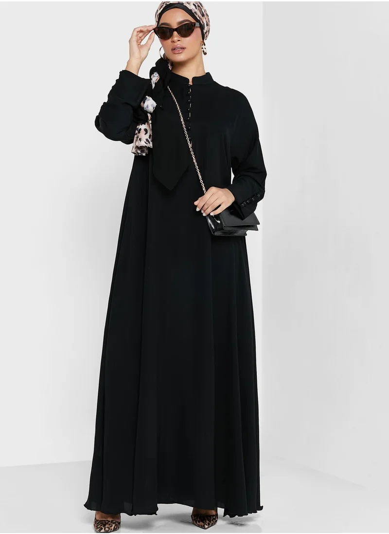 خزانة فستان بياقة عالية