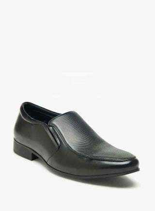 Men Solid Slip-On Loafers - pzsku/Z510FF860662975F3B2D3Z/45/_/1727426790/649420ef-66e7-4ed9-b110-bc24f25840b9