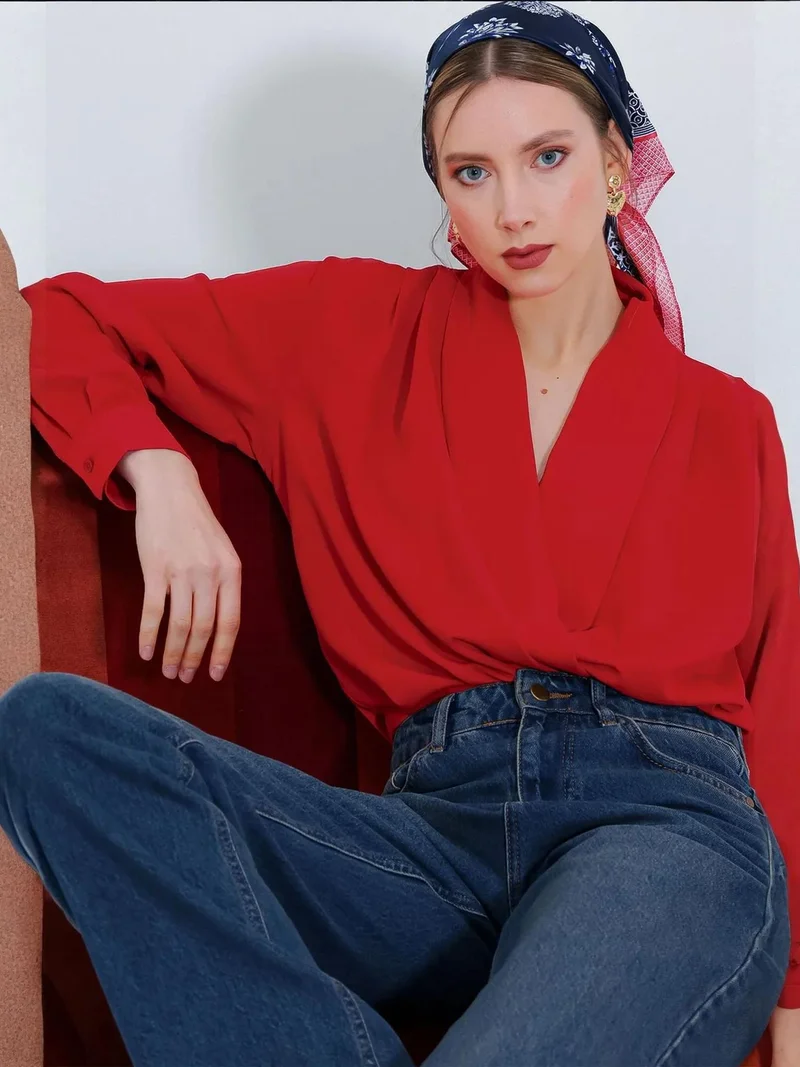 بيغ دارت بلوزة بياقة شال بقصة فضفاضة