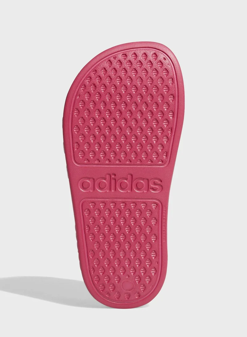 adidas صندل مزين بخطوط الماركة