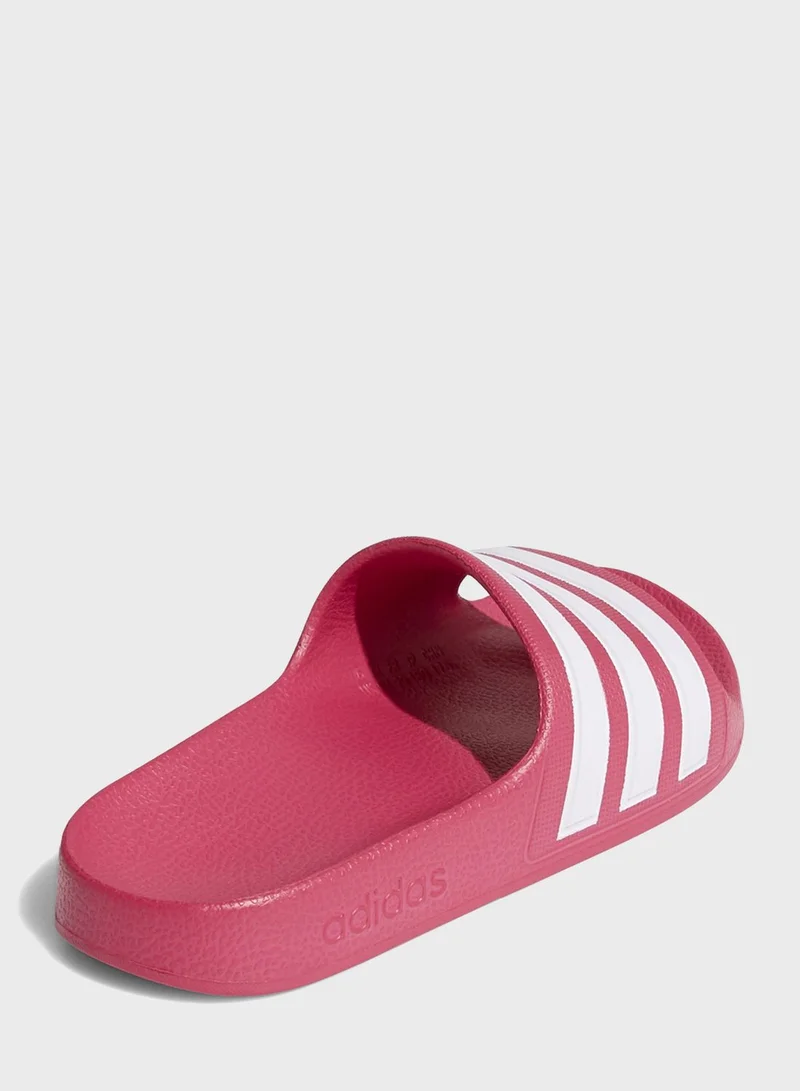 adidas صندل مزين بخطوط الماركة