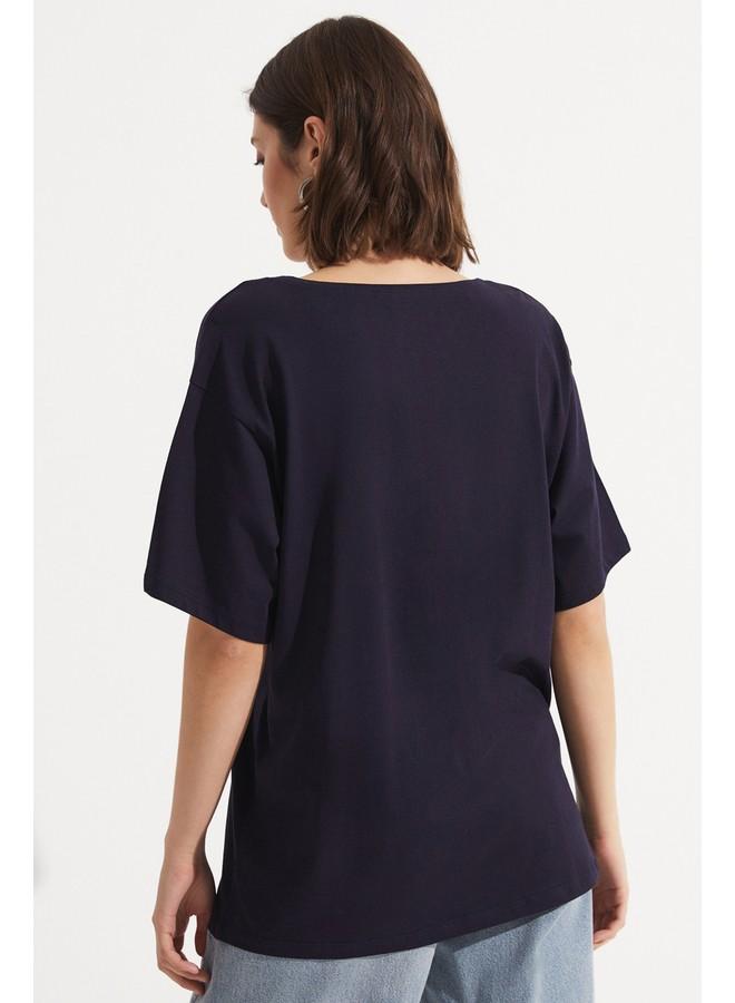 جون تيشيرت قطن % بياقة على شكل حرف  فضفاض بلون كحلي - Image 5