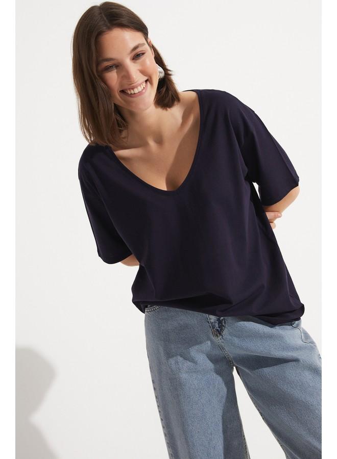 جون تيشيرت قطن % بياقة على شكل حرف  فضفاض بلون كحلي - Image 3