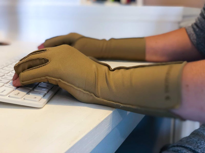 isotoner womens of Finger Therapeutic Gloves Pair X Small Open, Camel, X-Small US - Image 3