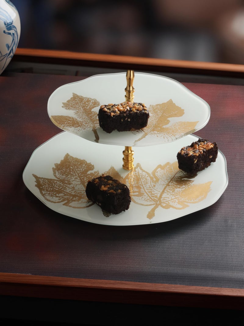 Trovea's Two Tier White & Gold Cake Stand - Image 3