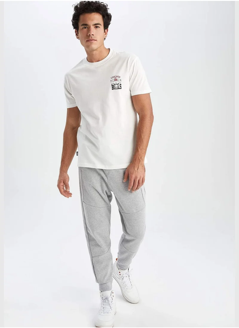 ديفاكتو Man NBA Chicago Bulls Licenced Crew Neck Short Sleeve Knitted T-Shirt