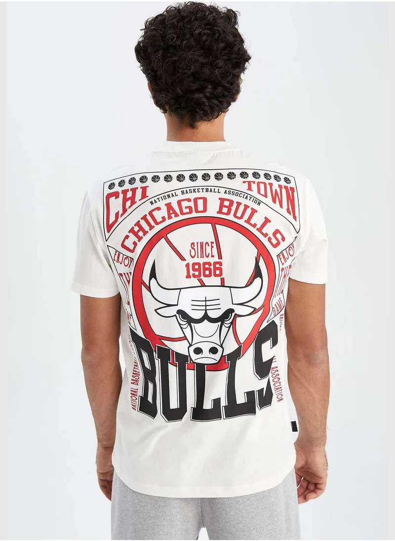 ديفاكتو Man NBA Chicago Bulls Licenced Crew Neck Short Sleeve Knitted T-Shirt