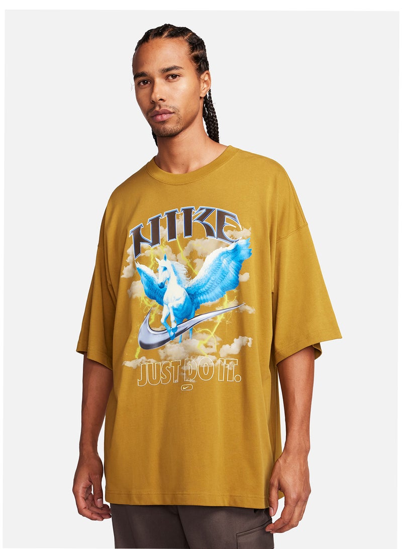 Nike Logo Crew Neck Oversized T-Shirt - Image 1