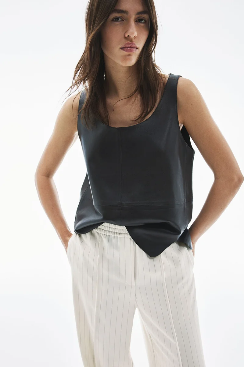 اتش اند ام بنطلون بقصّة عريضة مع ثنيات