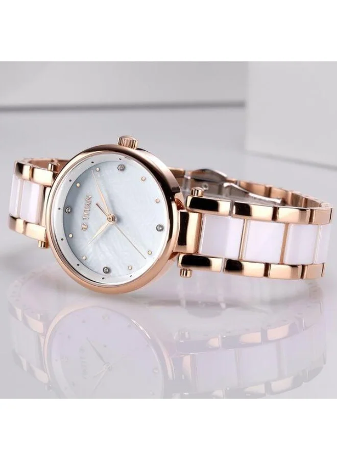 تيتان Quartz Analog White Mother Of Pearl Dial Two Toned White Ceramic & Rose Gold Metal Strap Watch for Women - 95061WD04