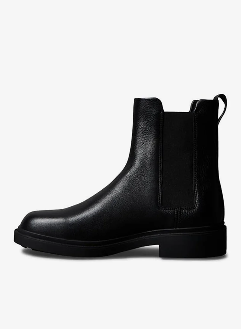 كالفن كلاين جينز أحذية الكاحل واسعة الأصابع