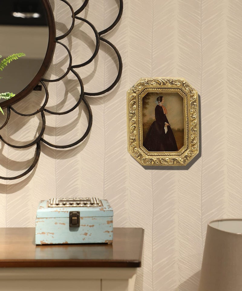 YULINK 2.5x3.5 Small Vintage Picture Frame  Mini Antique Ornate Gold Photo Frame  Tiny Retro Octagon frame  for Tabletop and Wall Display  Old Fashioned Photo Gallery Art Decor - Image 4